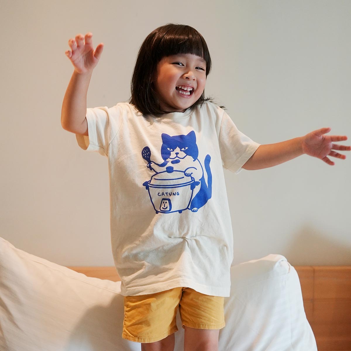 Taiwanese Rice Cooker Cat Youth T-Shirt