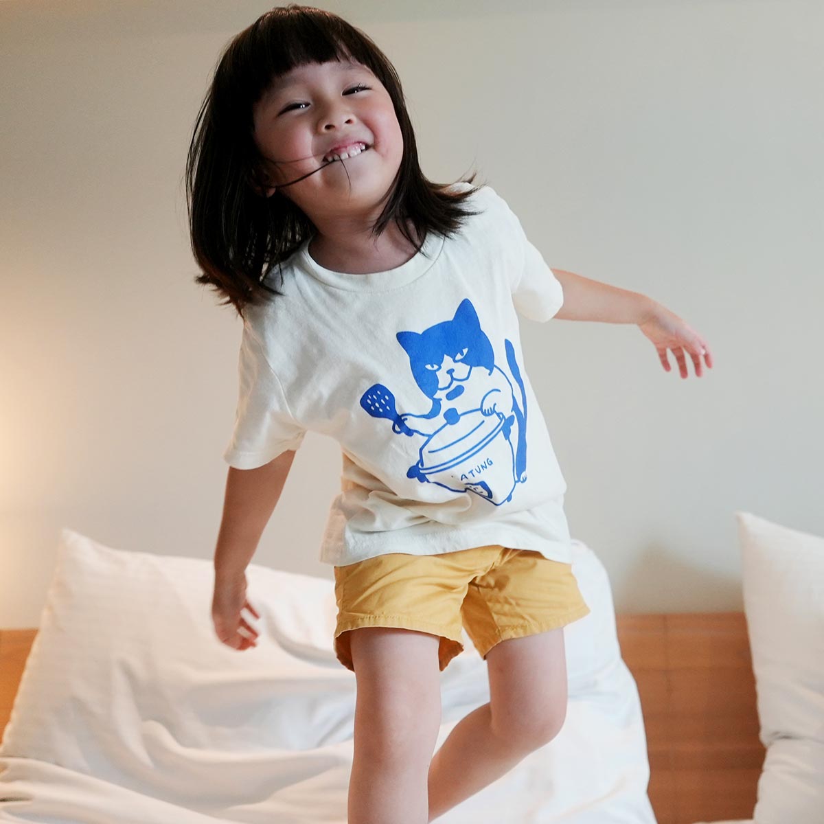 Taiwanese Rice Cooker Cat Youth T-Shirt
