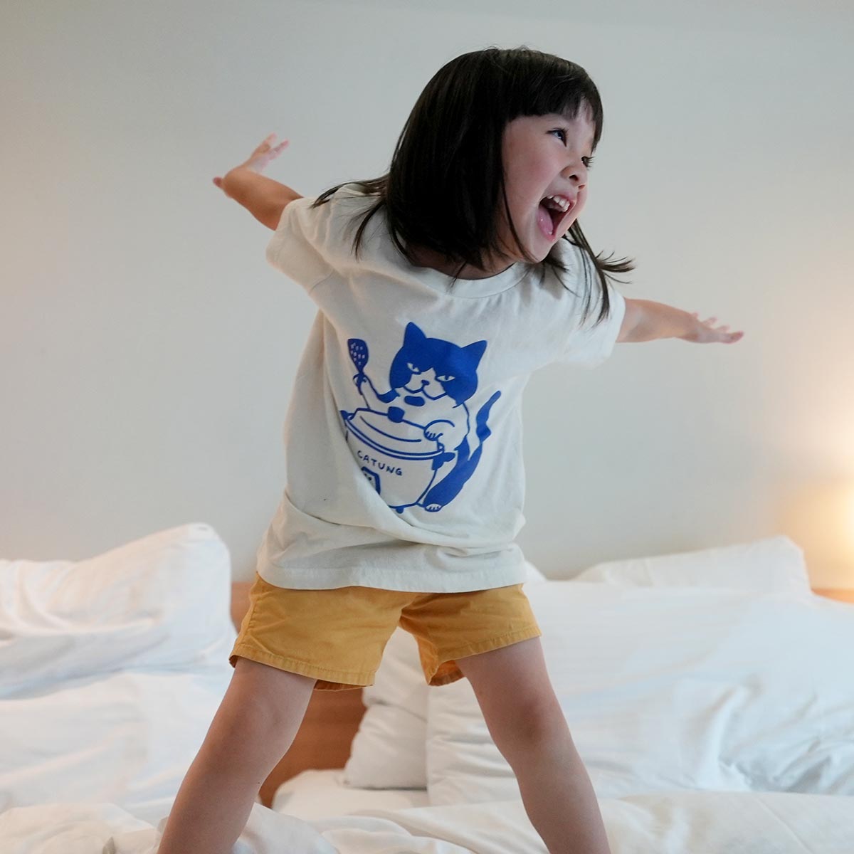 Taiwanese Rice Cooker Cat Youth T-Shirt