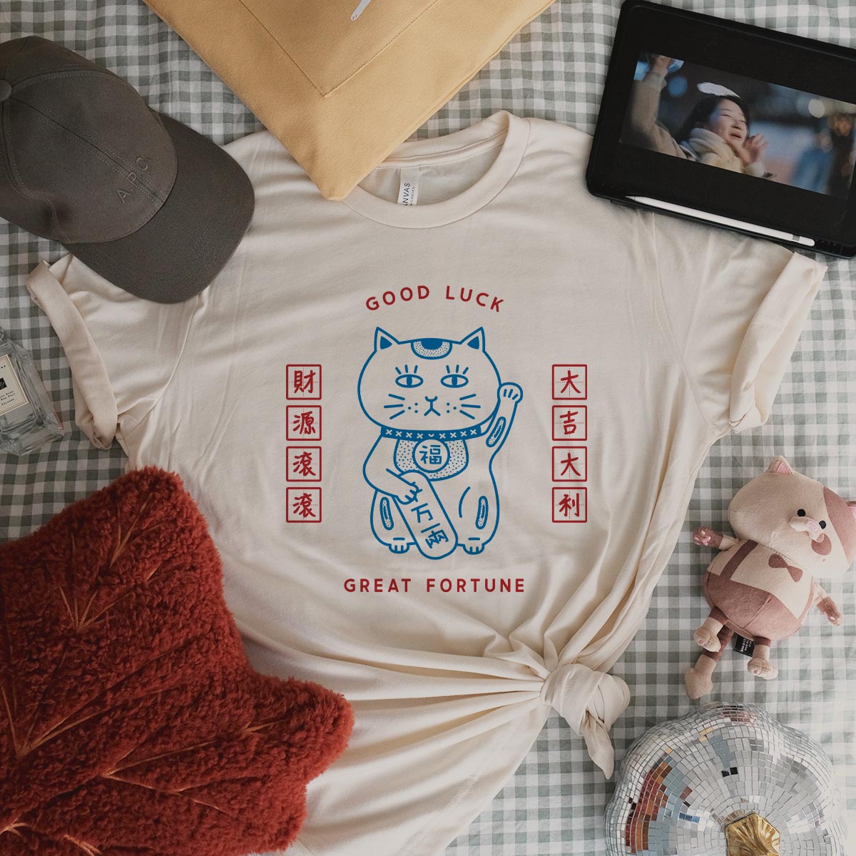 Fortune Cat Maneki Neko T-shirt