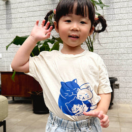 Cat Family Cuddling Together  Youth T-Shirt